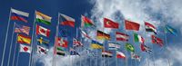 Internationale Flaggen (Quelle: Adobe Stock)