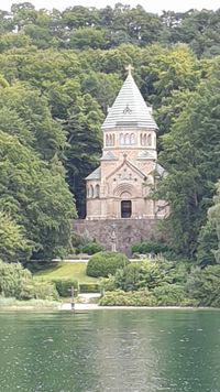 Votivkapelle &amp; Gedenkkreuz K&ouml;nig Ludwig II. von Bayern am Starnberger See